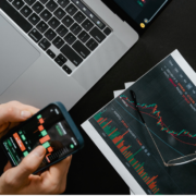 metatrader5 1 | cryptocurrency | เหตุผลที่ทำให้แอป MetaTrader 5 บนมือถือใช้ได้ดีและครบถ้วนไม่แพ้เครื่องมือเทรดออนไลน์อื่นๆ