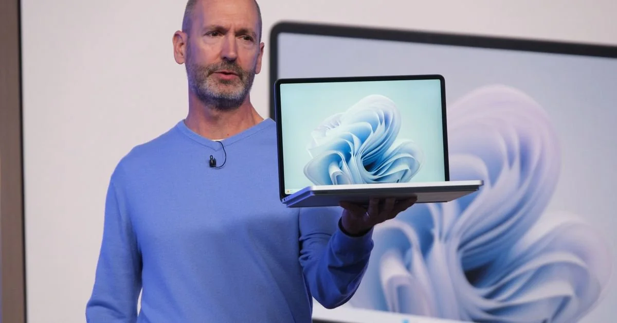 Microsoft เปิดตัว Surface Laptop Studio 2 อัปเกรดชิป เพิ่มพอร์ต 1 surface | Microsoft | Microsoft เปิดตัว Surface Laptop Studio 2 อัปเกรดชิป เพิ่มพอร์ต