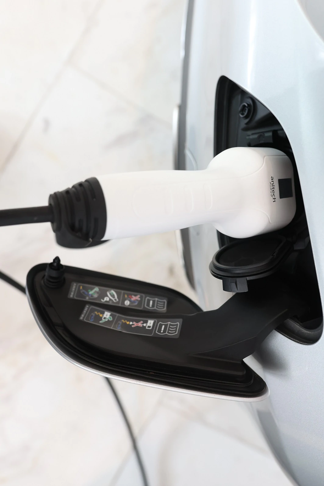 9.ANITECH EV ONE | anitech | Anitech EV-ONE เครื่องชาร์จรถยนต์ไฟฟ้าพกพาเจ้าแรกที่ผลิตในไทย