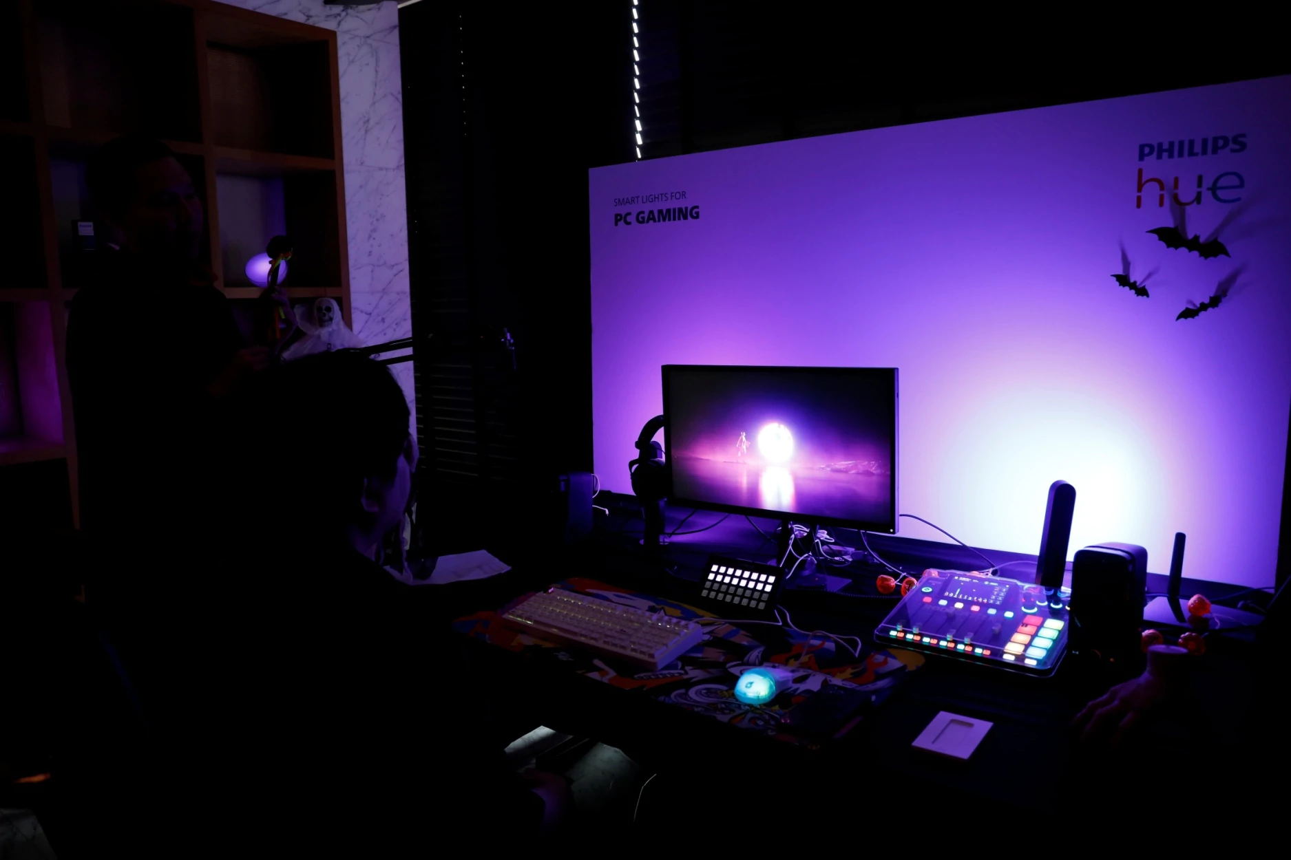 Philips Hue 6 | IoT | เปิดผลิตภัณฑ์ ‘Philips Hue’ ใหม่ในไทย ระบบไฟ IoT อัจฉริยะ เน้นด้านโฮมเอนเตอร์เทน และ PC gaming