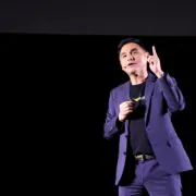 นายสมชัย เลิศสุทธิวงค์ CEO AIS 0 0 | AIS | AIS โชว์ผลงานไตรมาส 3 โตแกร่ง มือถือ, เน็ตบ้าน, ลูกค้าองค์กร รายได้รวม 137,555 ล้านบาท