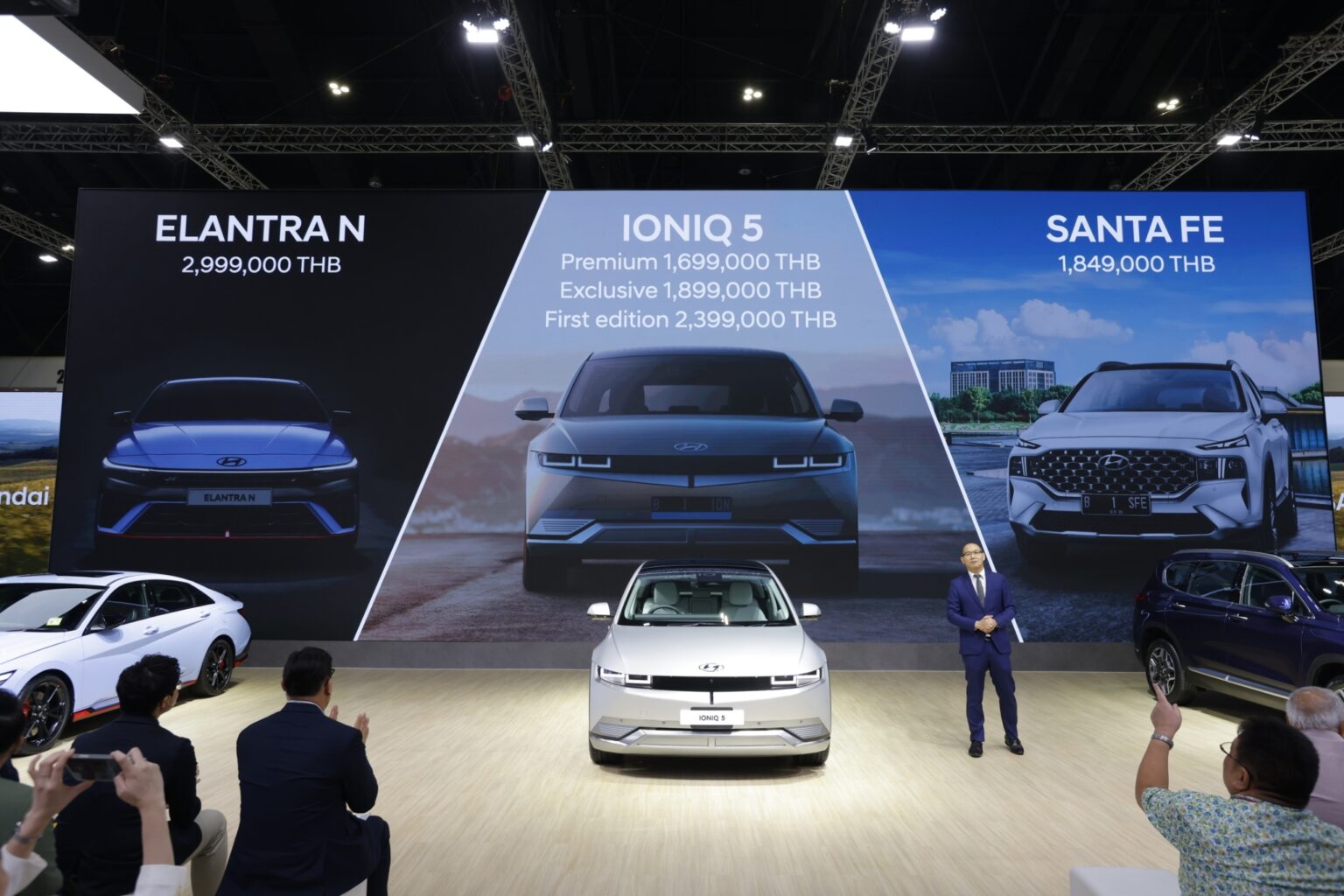 ฮุนได สร้างปรากฏการณ์ใน MOTOR EXPO 2023 อลังการกับธีมบูธ PIXEL CLOUD ครั้งแรกของโลก เปิดตัวรถไฟฟ้ารุ่นแรก พร้อมเสริมทัพโมเดลใหม่