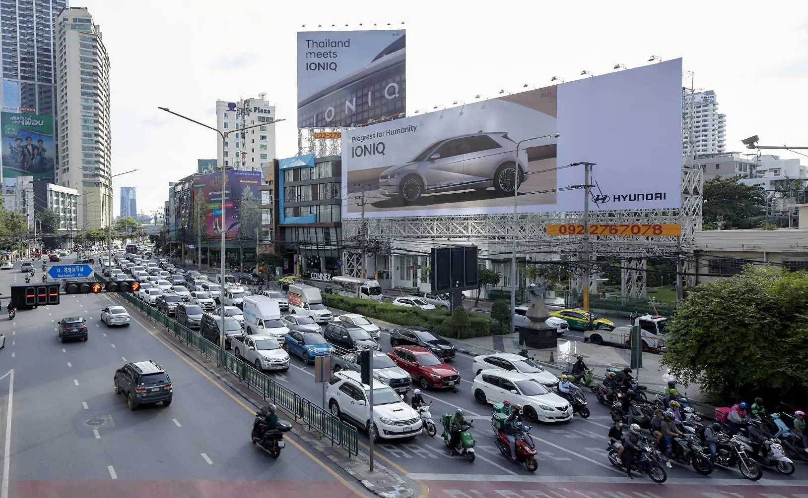 ภาพ Teaser IONIQ 4 | ev | มาแล้ว! IONIQ แบรนด์รถ EV จากเกาหลี ผุดบิลบอร์ดยักษ์กลางกรุงเทพ