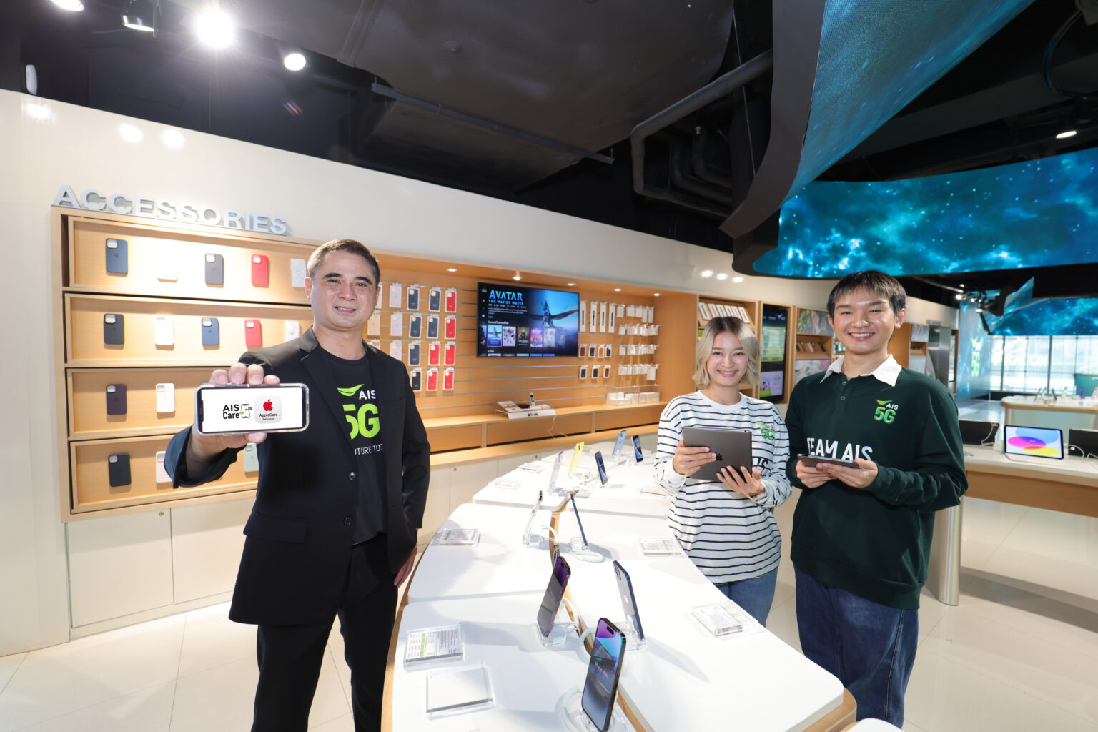 AIS จับมือ Apple เปิดบริการ AIS Care+ with AppleCare Services อัพเกรดบริการดูแล iPhone ทั้งซ่อม เปลี่ยนเครื่อง-รับเครื่องใช้ทดแทนได้ทุกกรณี