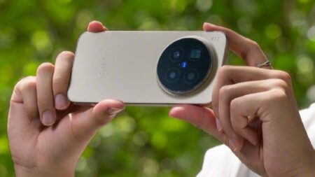 vivo X300 Pro เผยภาพเครื่องจริงก่อนเปิดตัว มาพร้อมเลนส์ซูม 200MP และภาพตัวอย่าง
