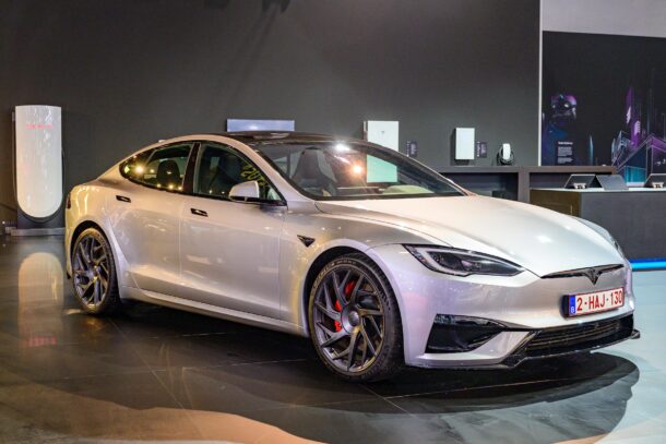 Tesla เตรียมยุติ Model S และ Model X เปลี่ยนไลน์ผลิตสู่หุ่นยนต์ Optimus