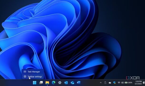 Windows 11 เตรียมคืนฟีเจอร์ย้ายตำแหน่ง Taskbar ได้ หลังถูกตัดออกไปแบบไม่มีเหตุผล