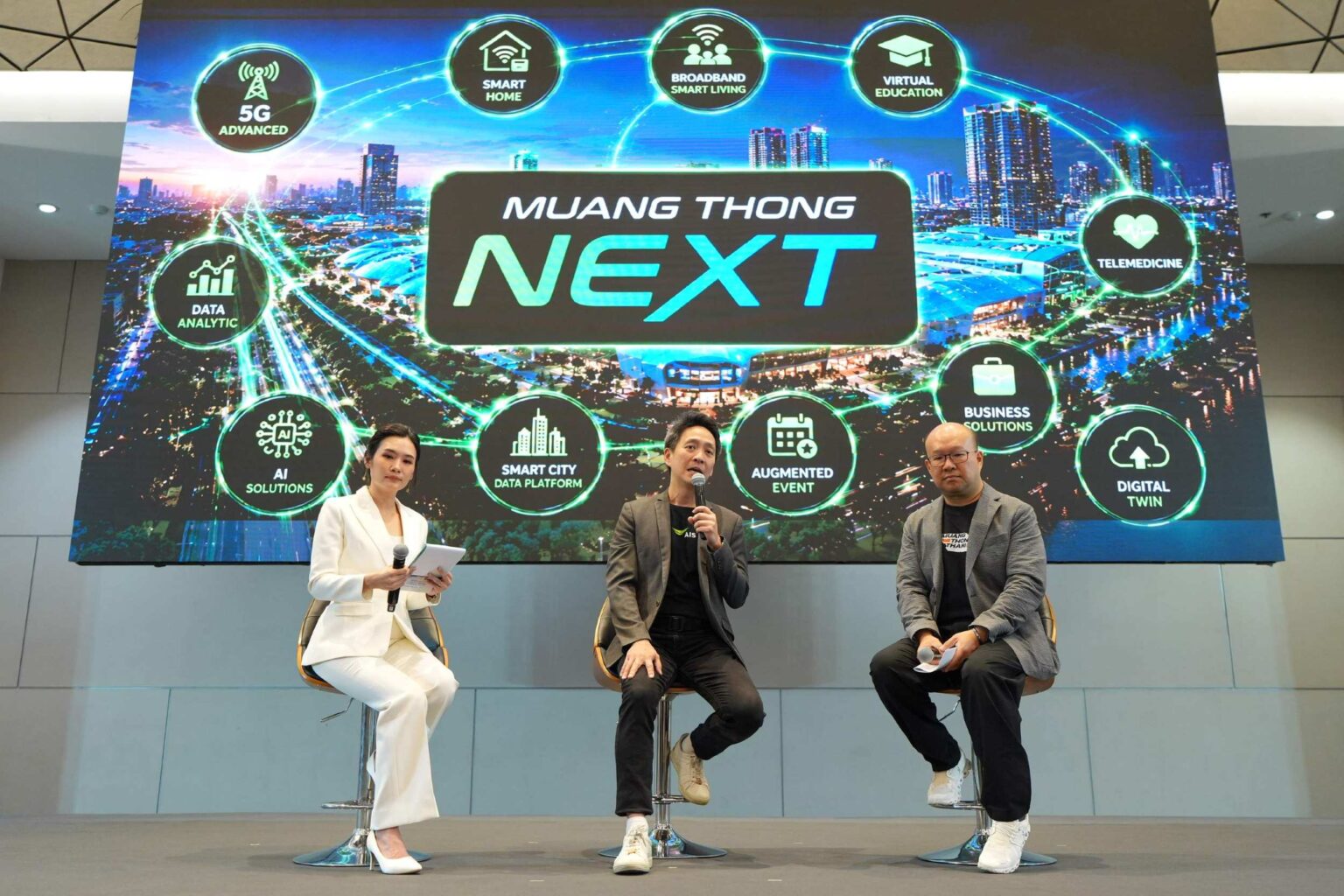AIS ผนึกบางกอกแลนด์ ปูพรมโครงสร้างพื้นฐานอัจฉริยะทั่วเมืองทองธานี 4,000 ไร่ อัด 5G-ADVANCED และ Smart Connectivity ดันวิถีดิจิทัล–ธุรกิจ สู่พื้นที่เศรษฐกิจอัจฉริยะแห่งอนาคต